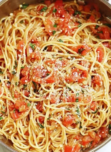 Delicious easy one-pot pasta with fresh ingredients and vibrant colors.